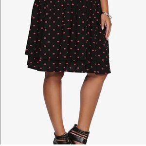 Torrid lip print layered tiered black flared skirt plus size 1X